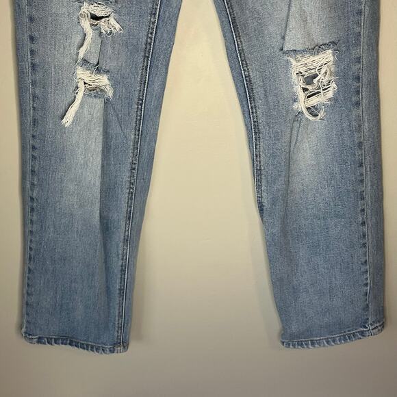 KanCan Light Wash Distressed Mom Jean Size 7 / 27 - Picture 10 of 12